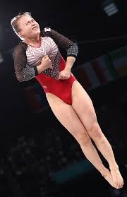 阿利亚迭雷父子分别身穿皇马与阿森纳球衣，晒出对弈图片