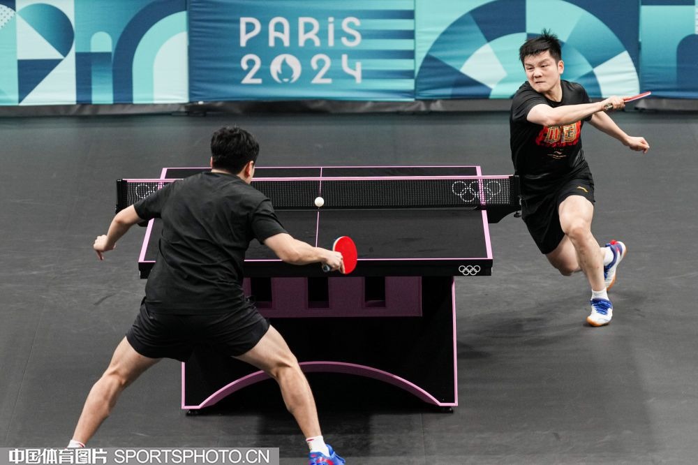 约老师复出，字母哥缺阵，掘金轻松击败雄鹿！